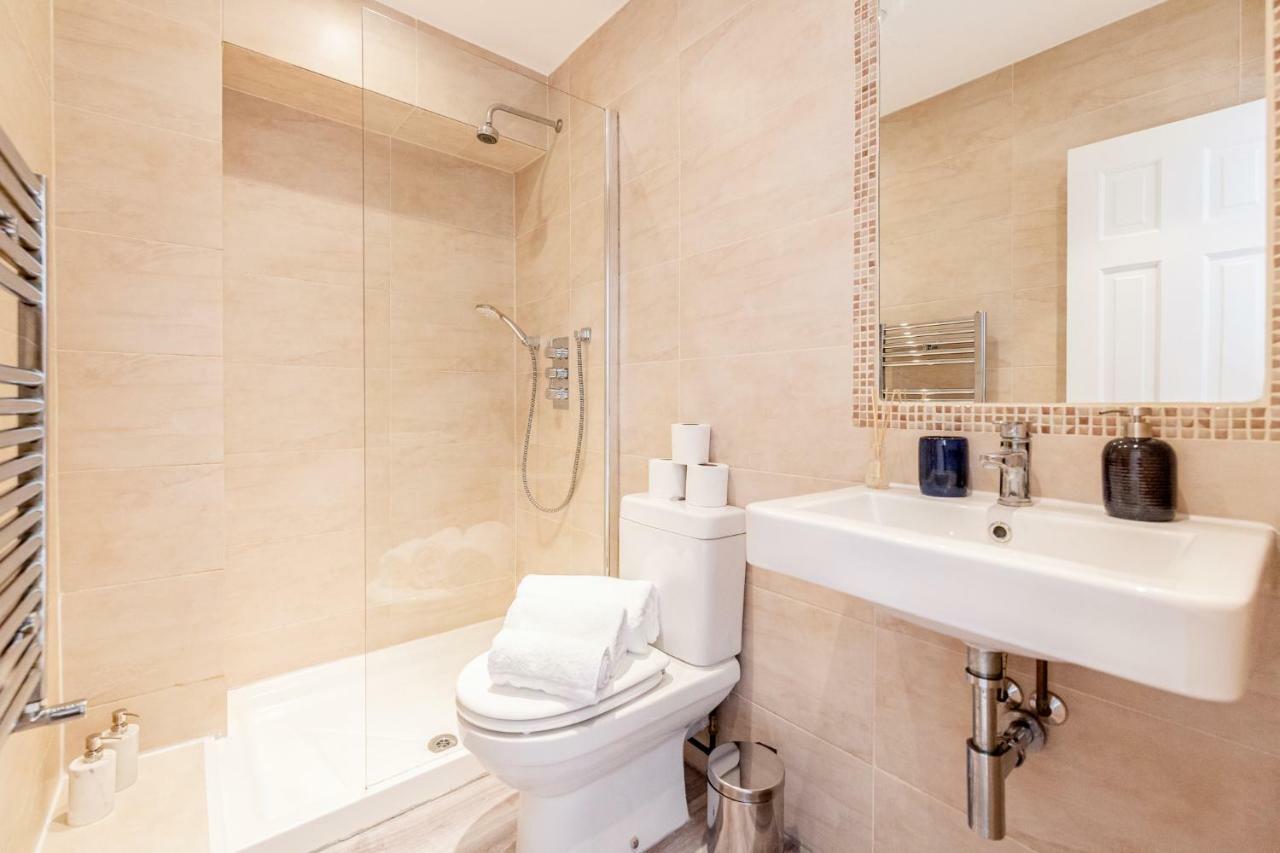 Bright & Spacious 4Beds Home - Kensington High Street-Olympia London Exterior photo
