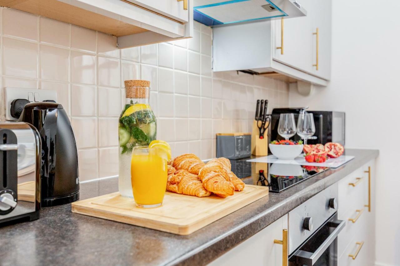 Bright & Spacious 4Beds Home - Kensington High Street-Olympia London Exterior photo