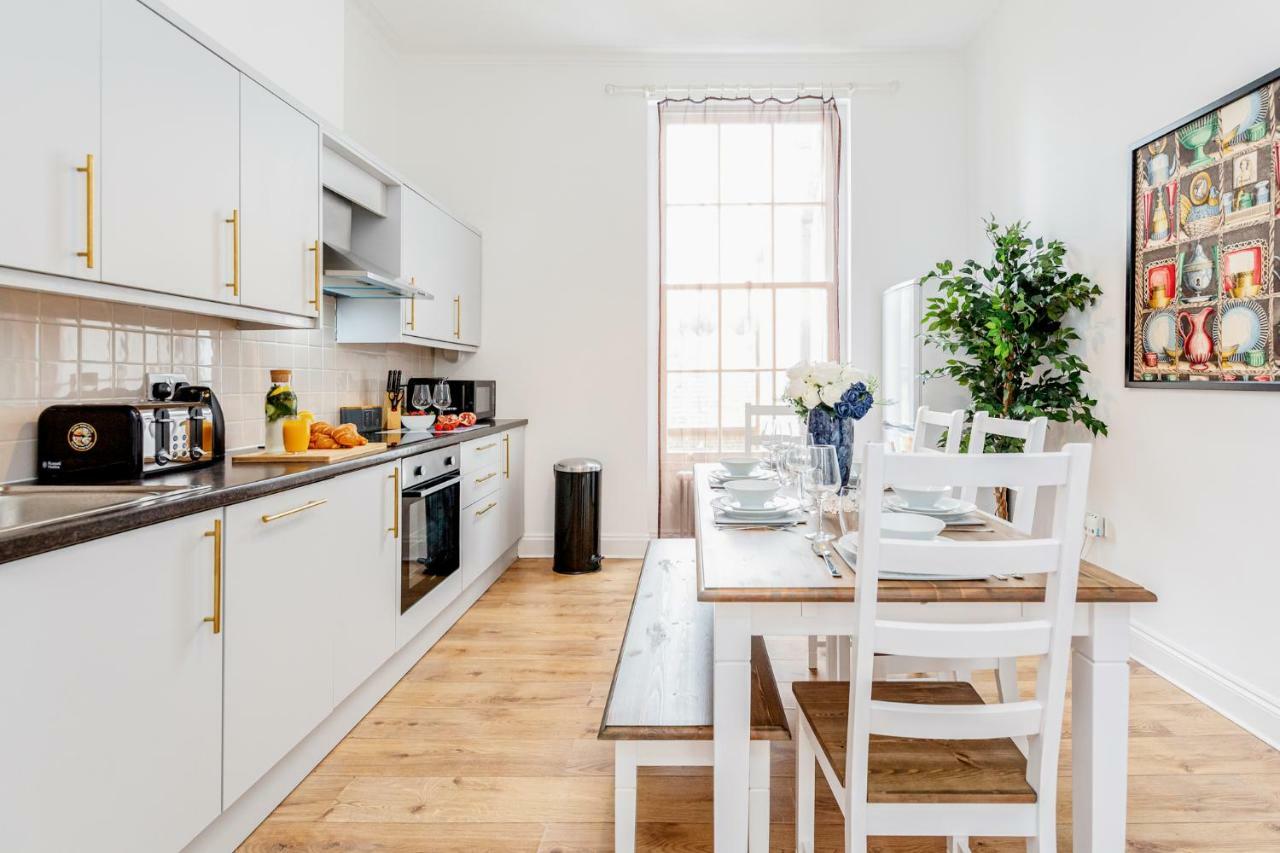 Bright & Spacious 4Beds Home - Kensington High Street-Olympia London Exterior photo